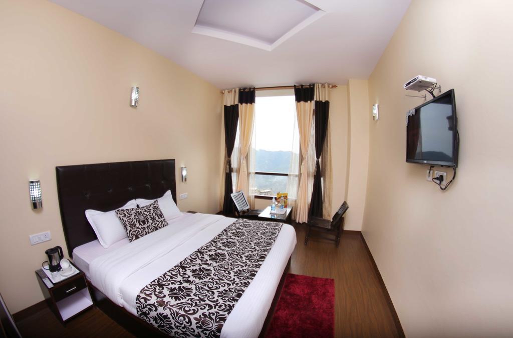 The Grand Welcome Hotel Шимла Екстериор снимка