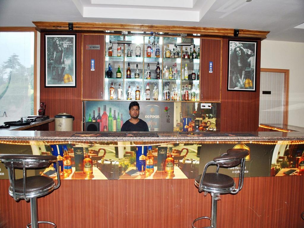 The Grand Welcome Hotel Шимла Екстериор снимка